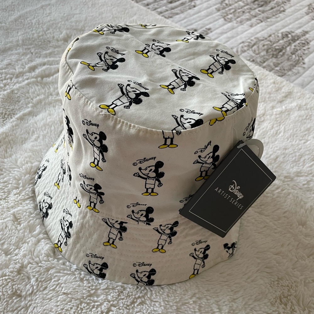 Disney Mickey Mouse Artist Collection Reversible Bucket Hat